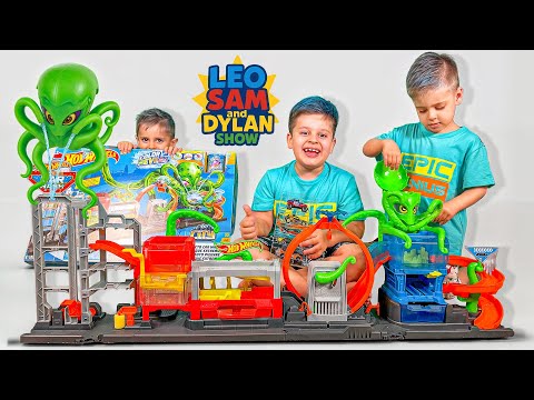 Hot Wheels Ultimate City Octo Car Wash! Color Changing Cars Pretend Play with Leo Sam and Dylan