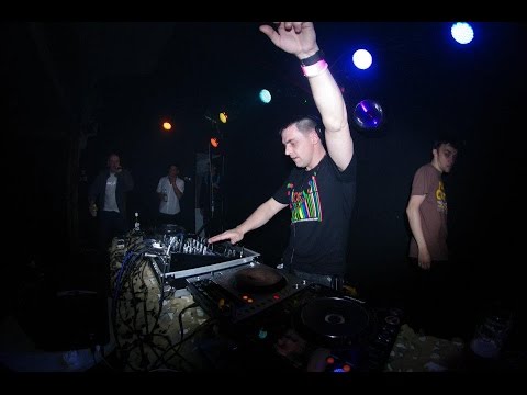 HAPPY HARDCORE / UK HARDCORE MIX