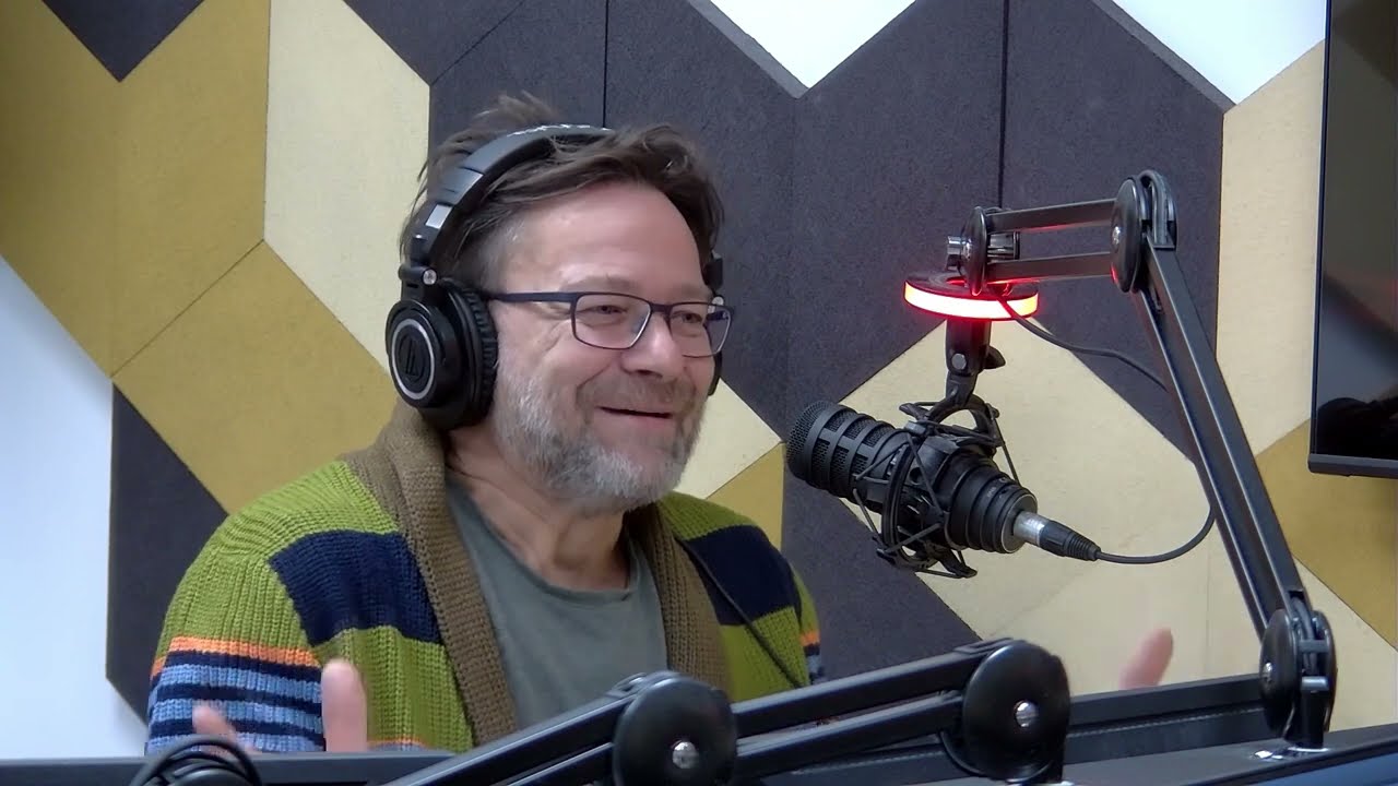 Lovasi András: "A Lajtán túli giccskultúra részei vagyunk"