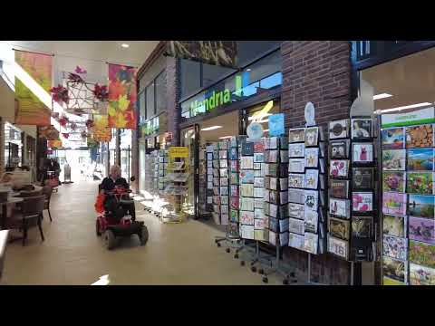 The Netherlands. Mijdrecht. Winkelcentrum De Lindeboom. 2X Travellators.