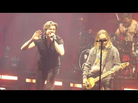 "Slow Down" Fall Out Boy & William Beckett of The Academy Is...@MSG New York 3/22/24