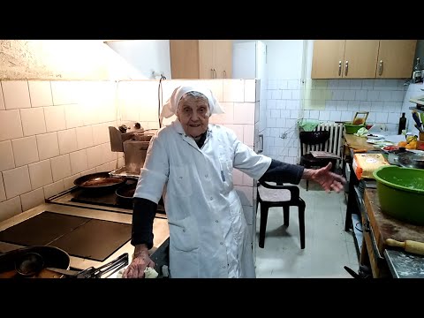 Buda ima 90 godina, ali je i dalje glavna kuvarica