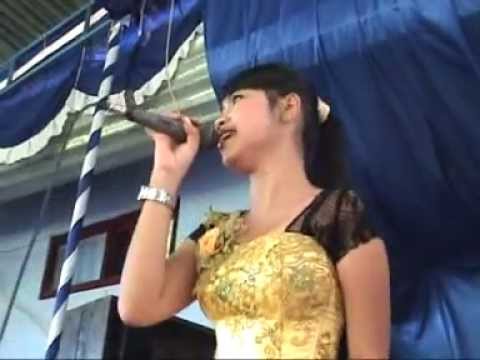 acuh tak acuh trisma