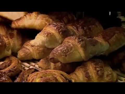Gordon Ramsey makes croissants very fast!
