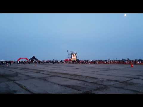 Nissan GTR и Niva вышли в финал против Ferrari. Драг-рейсинг