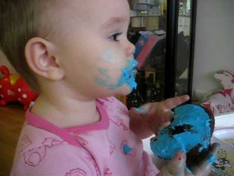 Rakel syngur "gulur, rauður..."