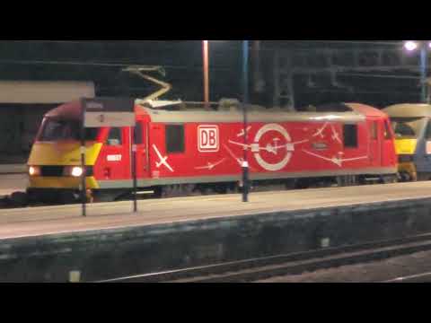 4M30 - DB90s - 90037 & 90034 - Christine and DB Blue - five early on Malcolm for Daventry DIRFT