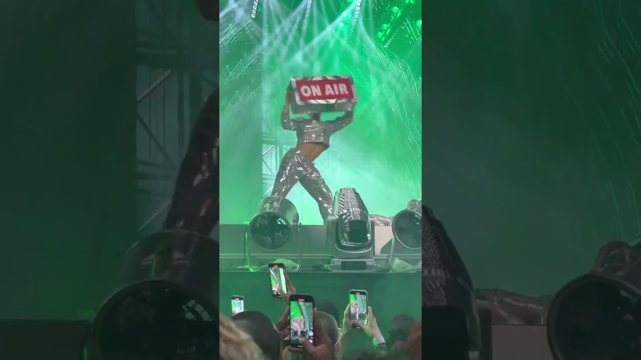 Beyoncé performs Cozy and Alien Superstar in Amsterdam - 18 June 2023 (Renaissance World Tour)