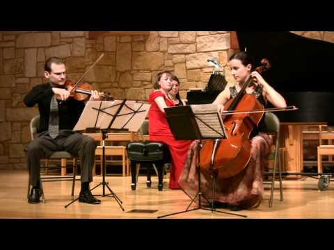 HAYDN - Piano Trio No. 39 in G major Hob. XV/25  ("Gypsy")