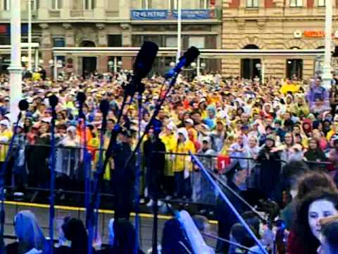 Zajedno u Kristu, Nadbiskupijski zbor mladih, s pozornice