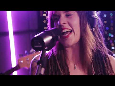 The Compilation '90s Medley (Cover) Live Wedding Band Sussex - AliveNetwork.com