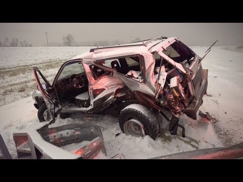 Early Morning Heavy Snow and Crash, Saint Cloud, MN - 2/20/2018