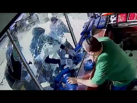 #JEWELRY Heist Gang Targeted #NYC Stores With #sledgehammers 🤨