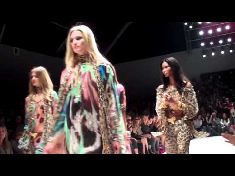 Fashion Broadcasting @ Blumarine Spring \ Summer 2010 \ 2011 Milan