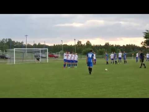 Sęp - Wektra Zbuczyn: rzut wolny w wykonaniu Przemysława Jasińskiego