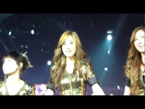 [Fancam] SNSD Oh ! Yuri Focused SMTOWN live in Paris 110611