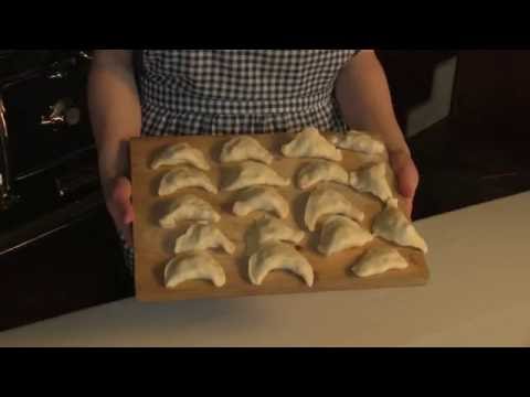 How to make pyrohy (perogies) at the Ukrainian Cultural Heritage Village