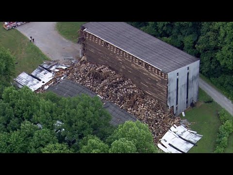 Kentucky whiskey storage warehouse collapses