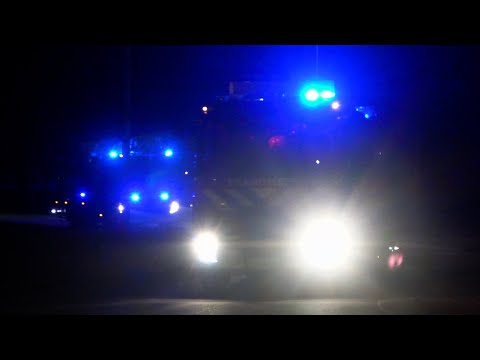 [Volvo duo] P1, Brandweer Dokkum naar schoorsteenbrand Stationsweg Dokkum