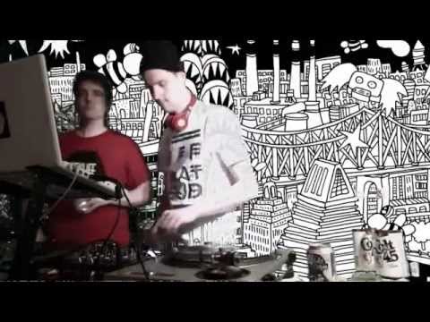 SkylineSessions.TV 014 - Tripletrain [Teklife] ft. DJ Earl [Teklife]