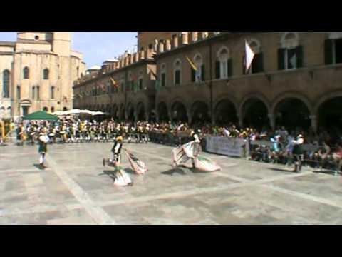 Tenzone Aurea 2013 Ascoli - Coppia Sbandieratori Rione Lama - Oria - Pentassuglia /CARIOLO