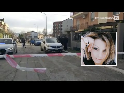 Uccisa dal marito davanti alla figlioletta. "Lui ieri prendeva pacchi natalizi nel centro anziani"
