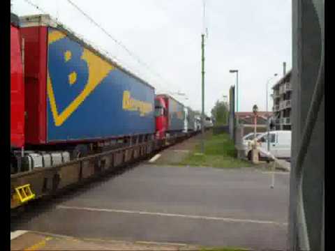 Treno Rollende Landstrasse Ralpin Novara-Freiburg maggio 2009