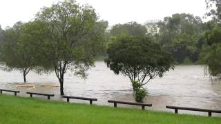 preview picture of video 'Kedron Brook Flooding - Mitchelton 11.01.11'
