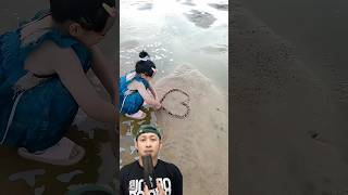 ADIK HAPUS GAMBAR HATI KAKAK DIATAS PASIR‼️🤯😱@Rofiqfighter-07 #remix #dubbing #trending thumbnail