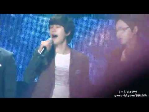 YouTube   Kyuhyun Fancam 101217 MuBank   My Everything