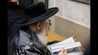 האדמו''ר מסאטמר בלימוד בציון רשב''י |  |  Satmar Rebbe in Meron