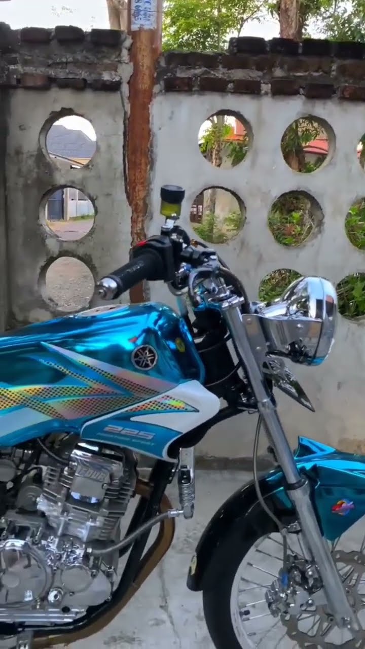 Buat kamu yang pengen tampil beda, cek modifikasi super mewah Yamaha Scorpio ini! Siap-siap diubah jadi pusat perhatian!...