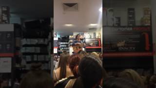 Taylor Henderson\\ Love Somebody -Shopping Centre