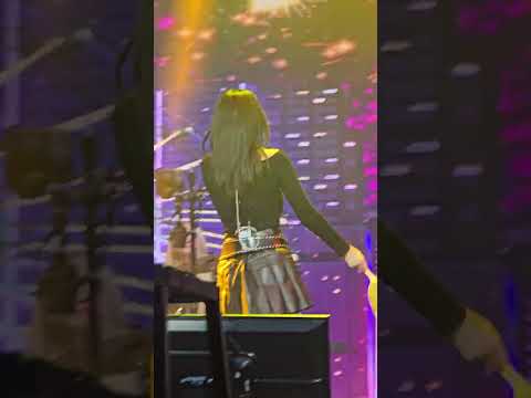 260516 불꽃놀이 QWER 이시연 세로직캠 in YOUTH WAVE