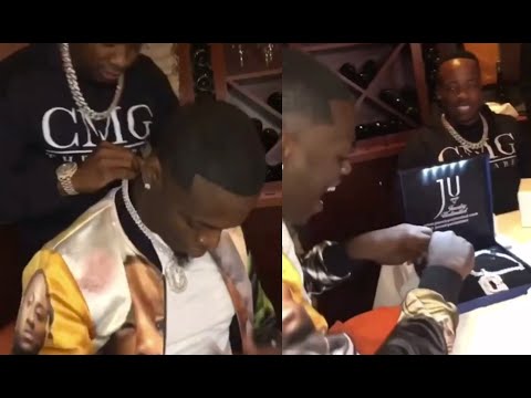 Yo Gotti Blesses Artist That Signed To Him $0 Gives Him Tons Of Cash And CMG Chain Big Boogie