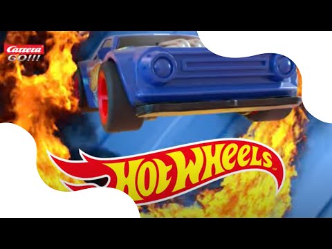 Pista Carrera GO!!! Hot Wheels™ 4,9 – Set da Corsa con Elementi d’Azione