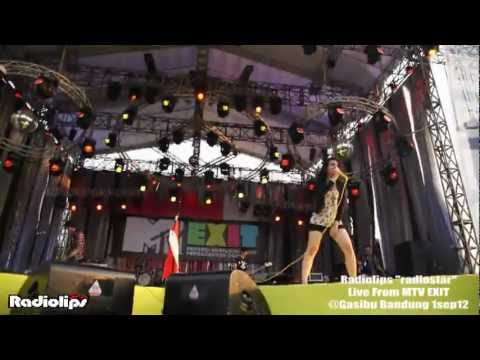 RADIOLIPS - Radiostar live from MTV EXIT @Gasibu Bandung 1sep12.mpg