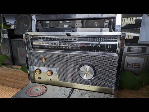 Zenith Transoceanic Radio (Royal 1000-D)