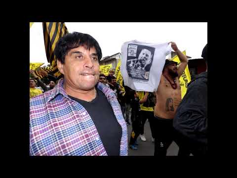 "TENKIU. HOMENAJE A "PACHO" EL JEFE DENGUE.Sin título" Barra: La Banda Monstruo • Club: Almirante Brown