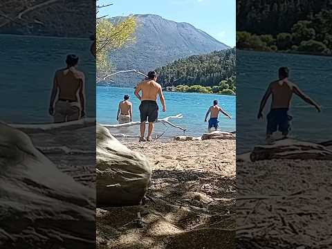 Un momento simple y perfecto en Lago Puelo 🌊🏔️ #Shorts #Patagonia