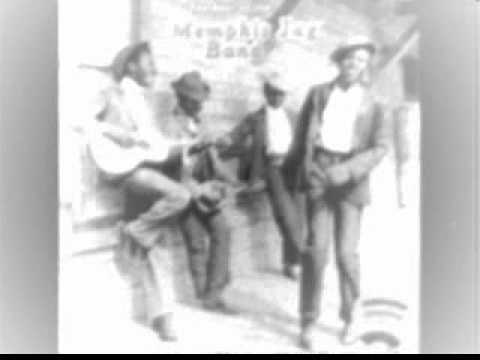Memphis Jug Band - I'm Looking For The Bully Of The Town