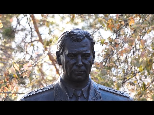 В Ангарске появился памятник Герою России генерал-полковнику Игорю Сергеевичу Груднову