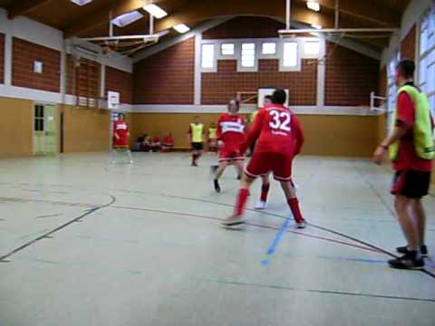 Freundschaftsspiel Pommes Rot-Weiß gegen die FFW Halsbach