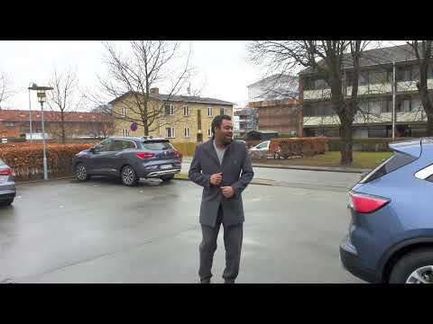 Opening the tailgate on Ford Kuga with a foot swipe dance 💃