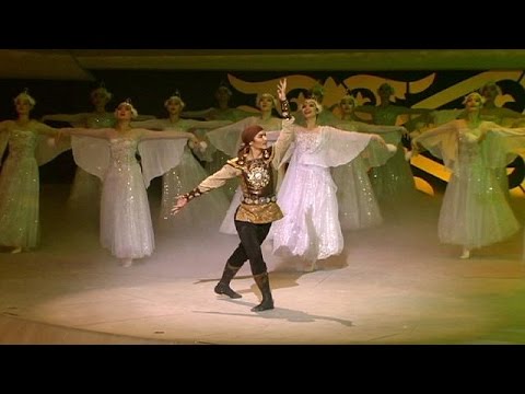 Stomaco gamba mal di schiena durante la gravidanza e Alimentare sdraiato di schiena