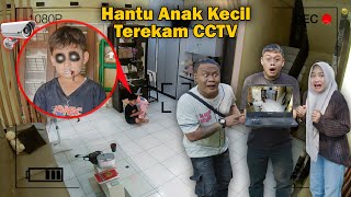 Download lagu CCTV Captures Appearance of Ghost of Little Child mp3