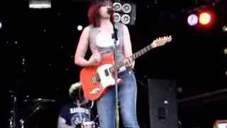 Charlote Hatherley at Glastonbury 2007 - Kim Wilde