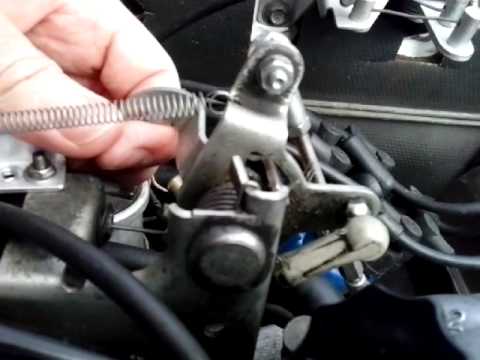 Triumph Stag throttle linkage