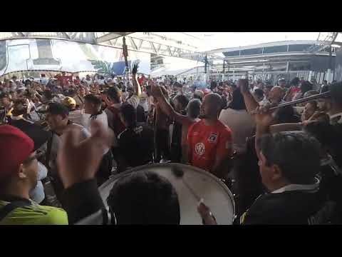 "Garra Blanca canta Oh, Alianza y Colo, simplemente uno solo -Colo Colo (2) vs Alianza Lima (1) 2022" Barra: Garra Blanca • Club: Colo-Colo