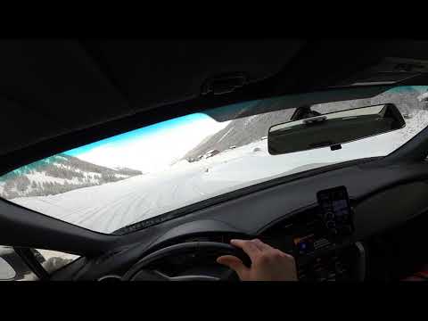 TOYOTA GT86 - Test drive on ice track - Ghiacciodromo Livigno Ice Driving School
